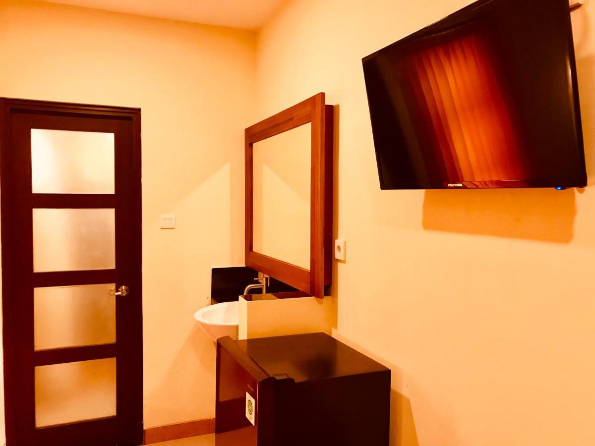 Hotel Familytel Bali Kuta Selatan Exterior foto